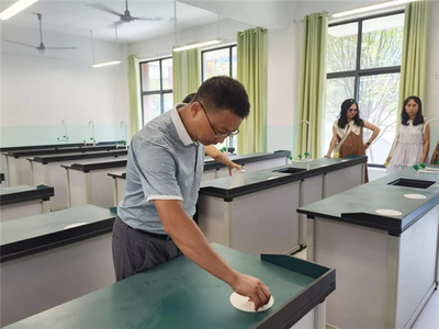真抓实干筹建实验室，为教学顺利开展保驾护航——记桂林市中山中学积极筹建城北高中实验室教学器材